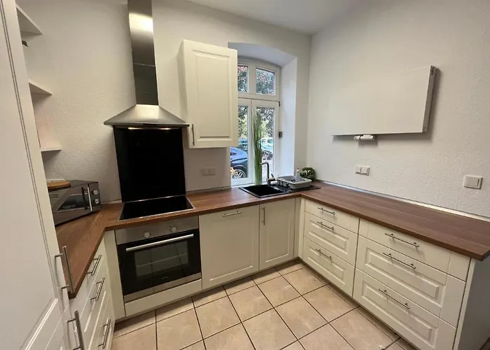 Moeblierte Mit Ruhiger Terrasse In Bester Lage Fuer Feriengaeste Und Beruflich Reisende Lägenhet