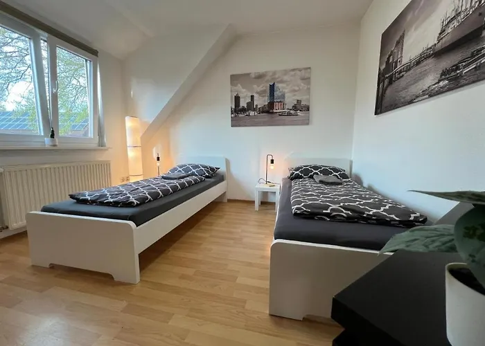 Moeblierte Mit Ruhiger Terrasse In Bester Lage Fuer Feriengaeste Und Beruflich Reisende Lägenhet