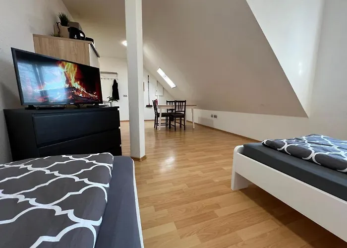 Moeblierte Mit Ruhiger Terrasse In Bester Lage Fuer Feriengaeste Und Beruflich Reisende Apartment